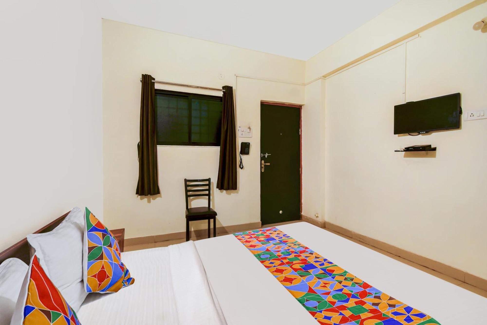 Fabexpress Srh - Nr Butterfly Park - Hinjawadi Hotel Buitenkant foto