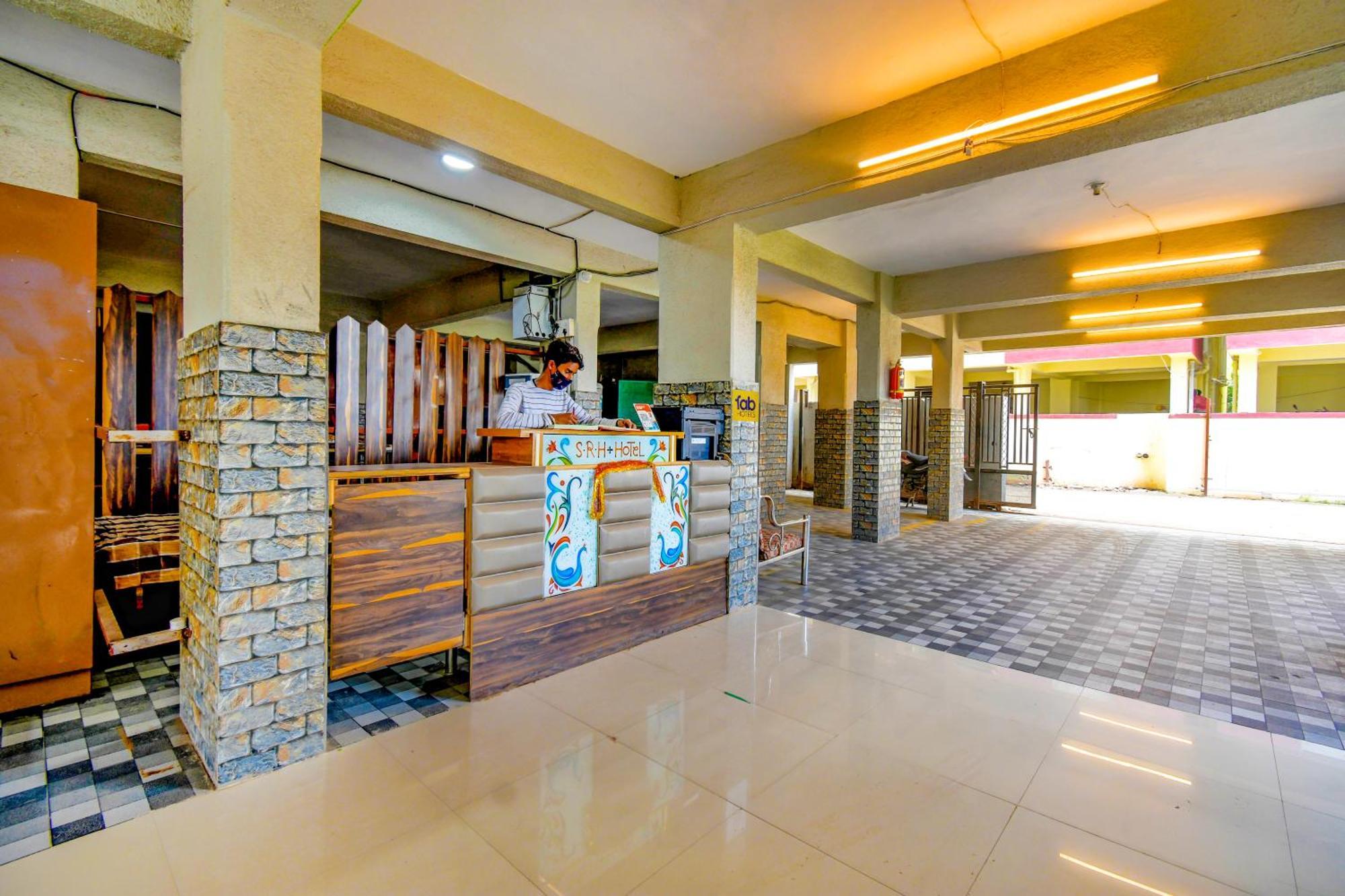 Fabexpress Srh - Nr Butterfly Park - Hinjawadi Hotel Buitenkant foto